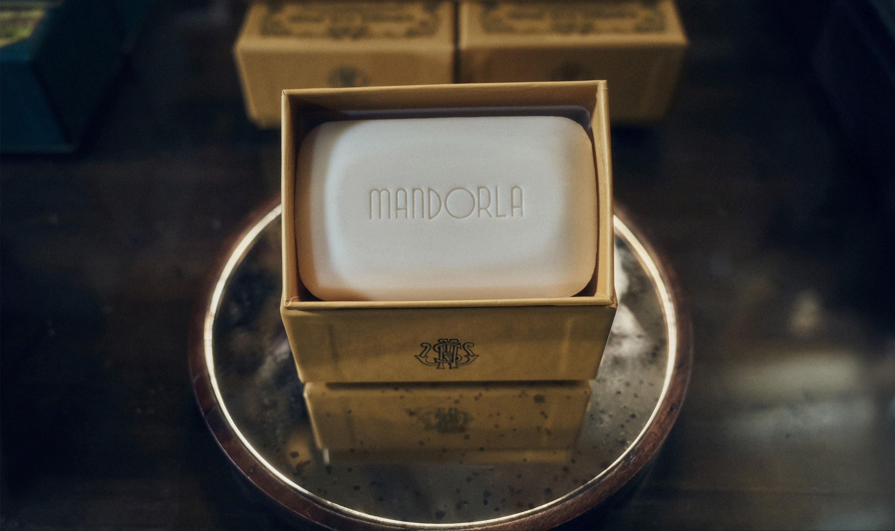 サンタマリアノヴェッラ　ポプリケースゴールド　小さめ球体 Amazon.co.jp: サンタ マリア ノヴェッラ Santa Maria Novella